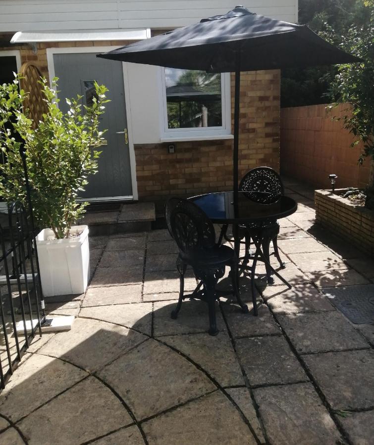 Quest Fulfiller - Near General Hospital, Free Parking & Garden Apartment Southampton Bagian luar foto