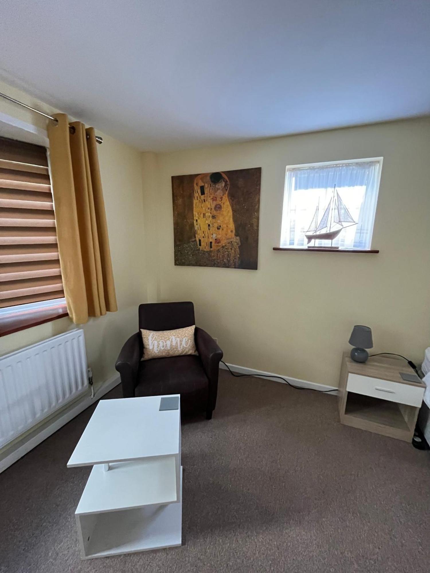 Quest Fulfiller - Near General Hospital, Free Parking & Garden Apartment Southampton Bagian luar foto