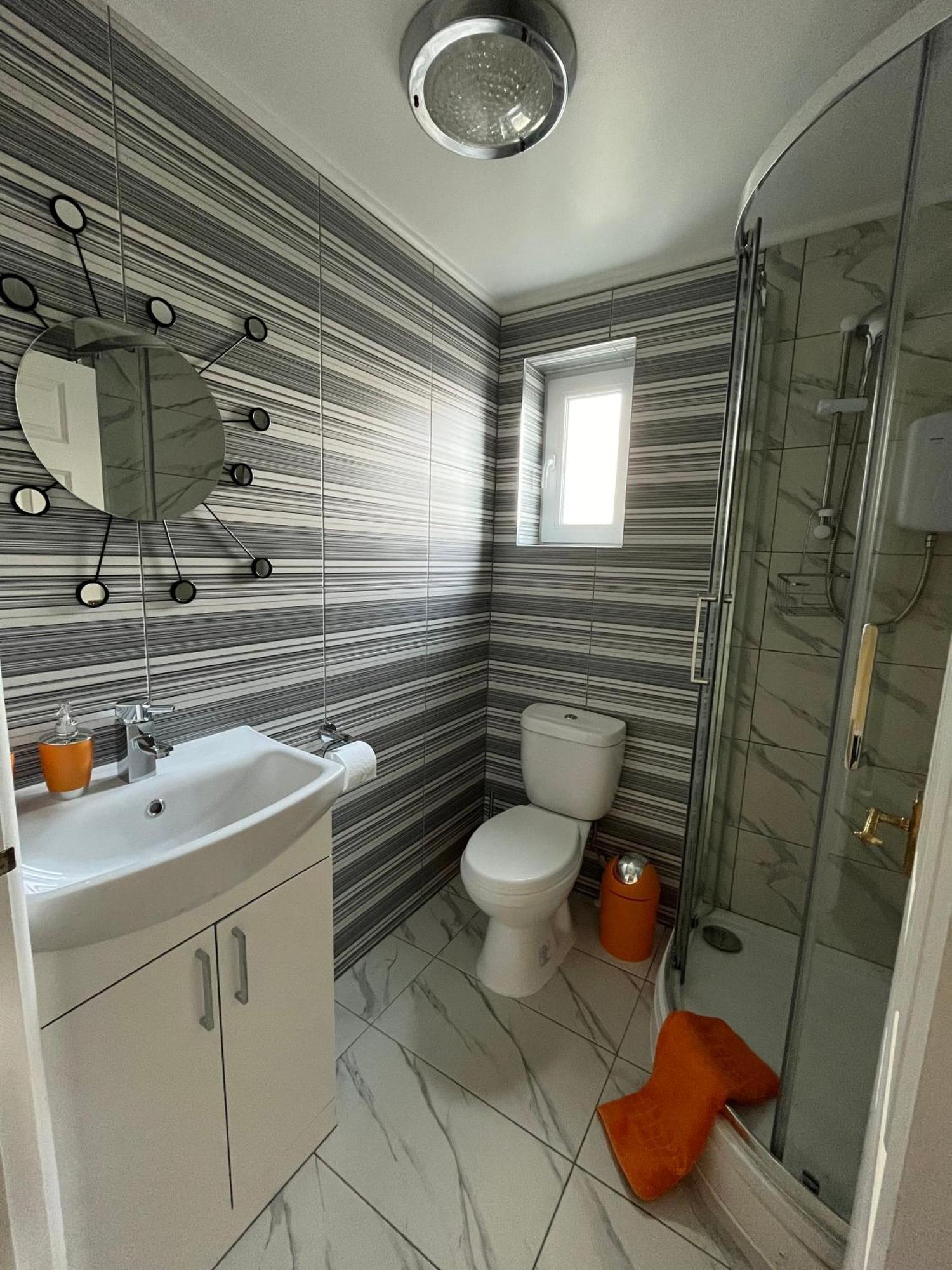 Quest Fulfiller - Near General Hospital, Free Parking & Garden Apartment Southampton Bagian luar foto